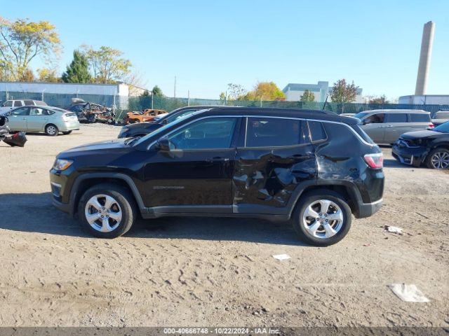 Jeep Compass Latitude 4x4 2018 3C4NJDBB9JT178809 Image 14