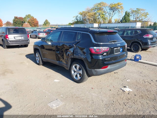3C4NJDBB9JT178809 Jeep Compass Latitude 4x4