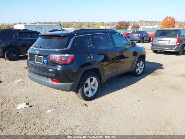 3C4NJDBB9JT178809 Jeep Compass Latitude 4x4