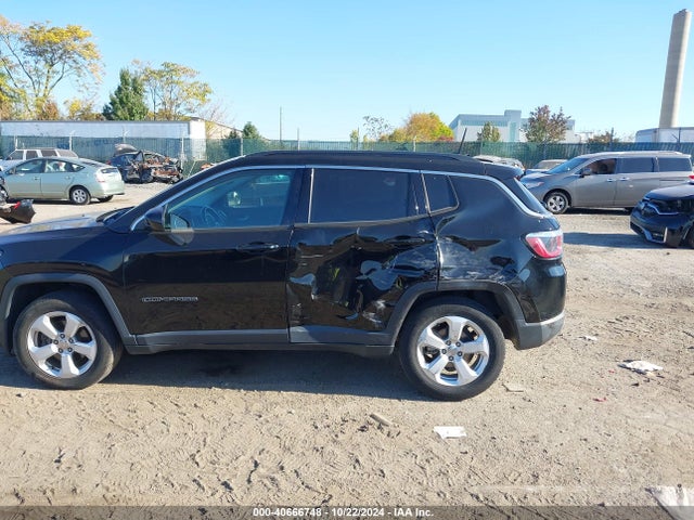 3C4NJDBB9JT178809 Jeep Compass Latitude 4x4