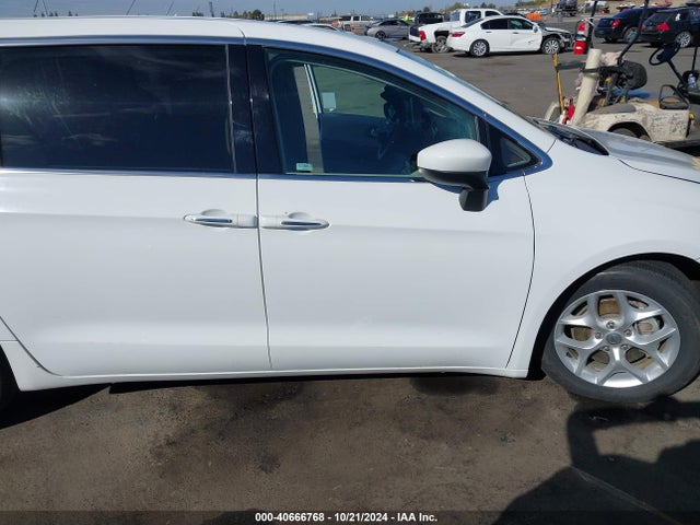 2C4RC1BG5HR844888 Chrysler Pacifica Touring Plus
