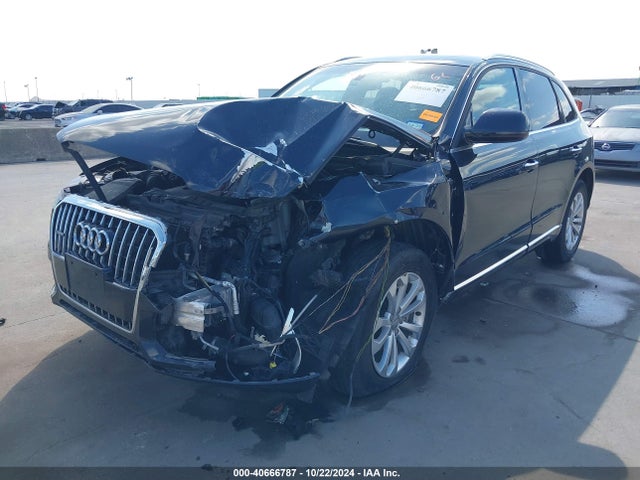 Audi Q5 2.0t Premium 2017 WA1C2AFPXHA079341 Image 2