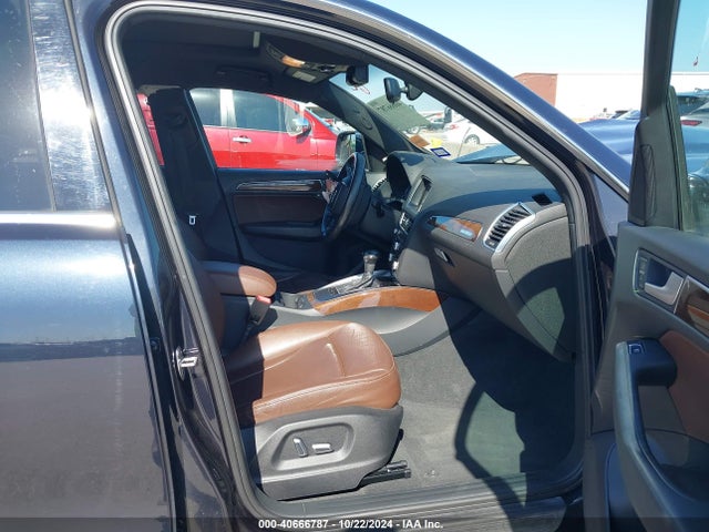 Audi Q5 2.0t Premium 2017 WA1C2AFPXHA079341 Image 5