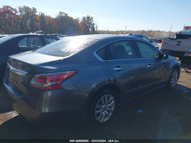 Nissan Altima 2.5 S 2015 1N4AL3AP0FC294330 Image 4
