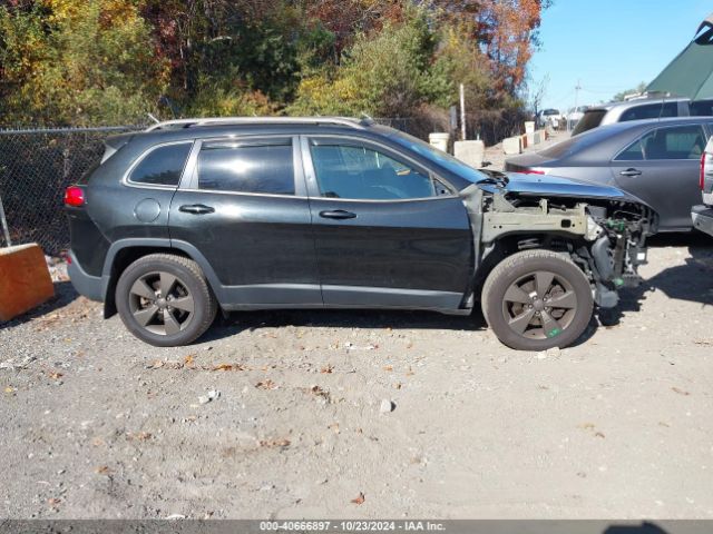 1C4PJMCS3GW307993 Jeep Cherokee 75th Anniversary