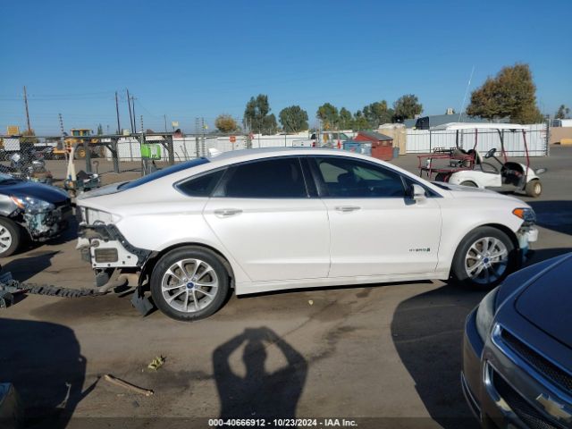 3FA6P0MUXKR265598 Ford Fusion Hybrid Sel