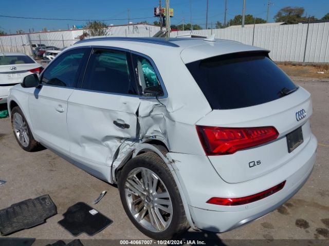 WA1BNAFY7K2101132 Audi Q5 45 Premium