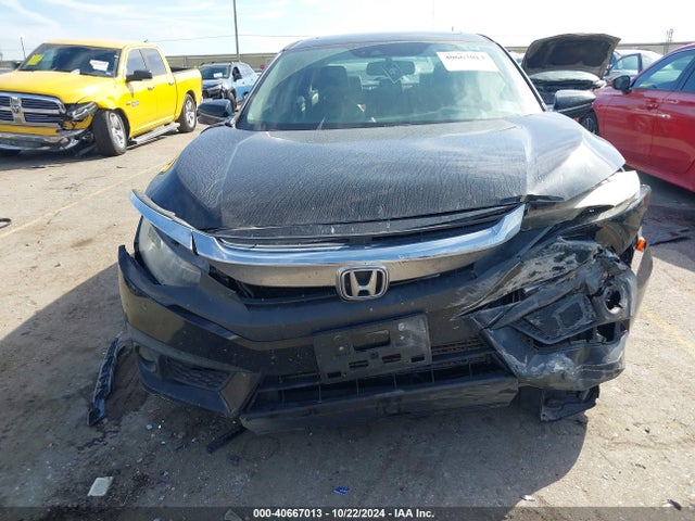 Honda Civic Touring 2017 19XFC1F99HE012440 Image 11