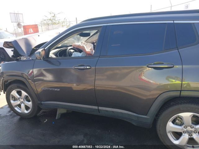3C4NJCBB1JT502104 Jeep Compass Latitude Fwd