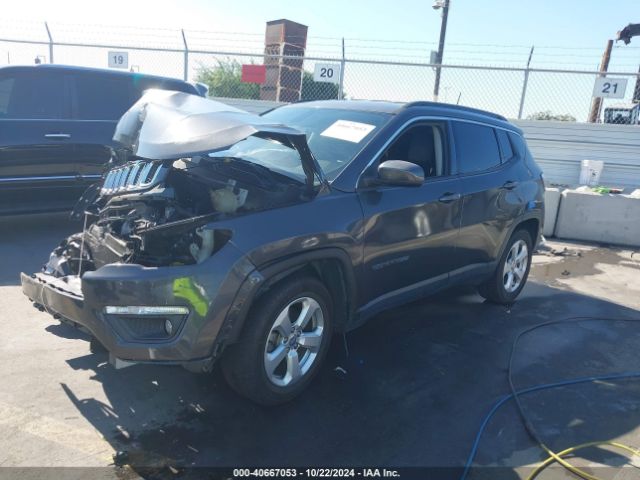 3C4NJCBB1JT502104 Jeep Compass Latitude Fwd