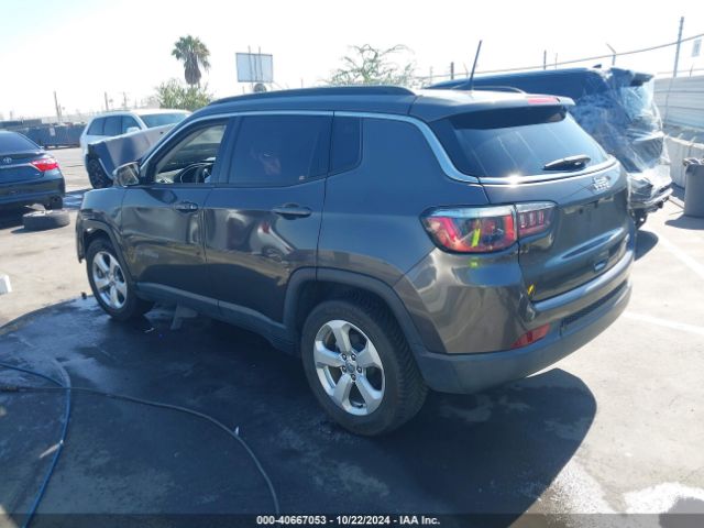 3C4NJCBB1JT502104 Jeep Compass Latitude Fwd