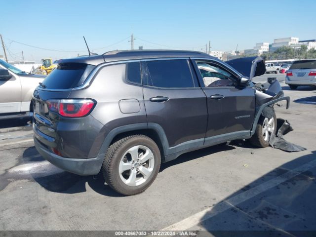 3C4NJCBB1JT502104 Jeep Compass Latitude Fwd