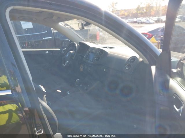 WVGBV7AX0GW582635 Volkswagen TIGUAN SE