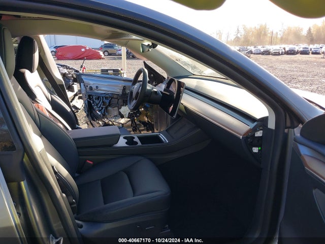 2024 TESLA MODEL Y 7SAYGDEE1RF200705 Photo 4