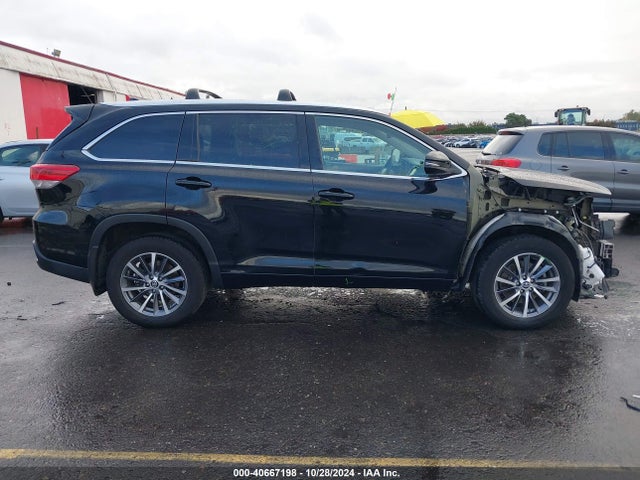 Toyota Highlander Xle 2018 5TDJZRFHXJS556665 Image 14