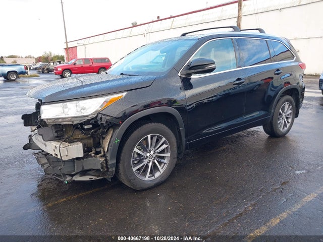 Toyota Highlander Xle 2018 5TDJZRFHXJS556665 Image 2