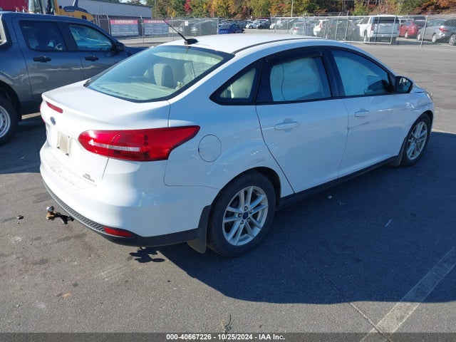 Ford FOCUS SE 2016 1FADP3F20GL241496 Image 4