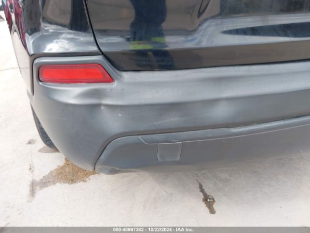 1C4PJLLB0KD221376 Jeep Cherokee Latitude Plus Fwd
