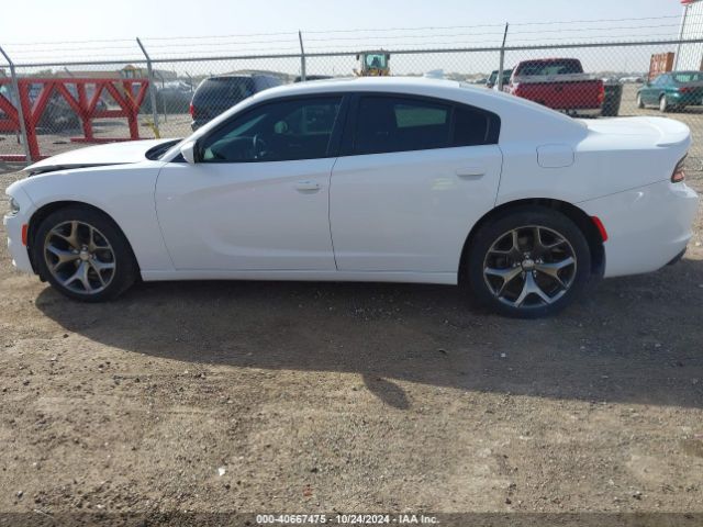 2C3CDXHG8FH725270 Dodge Charger Sxt