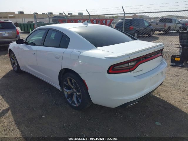 2C3CDXHG8FH725270 Dodge Charger Sxt