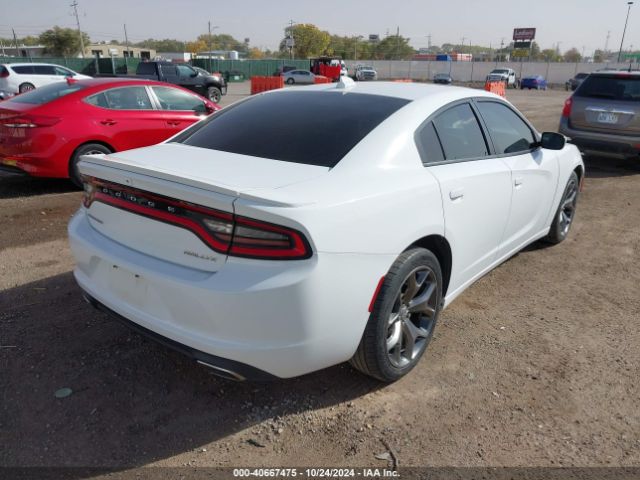 2C3CDXHG8FH725270 Dodge Charger Sxt