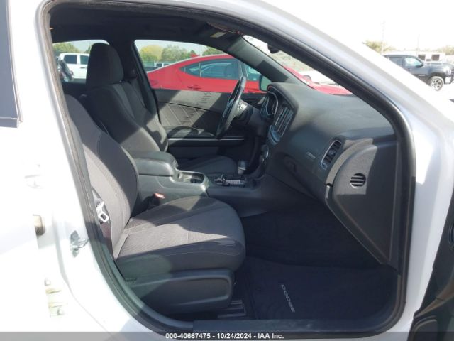 2C3CDXHG8FH725270 Dodge Charger Sxt