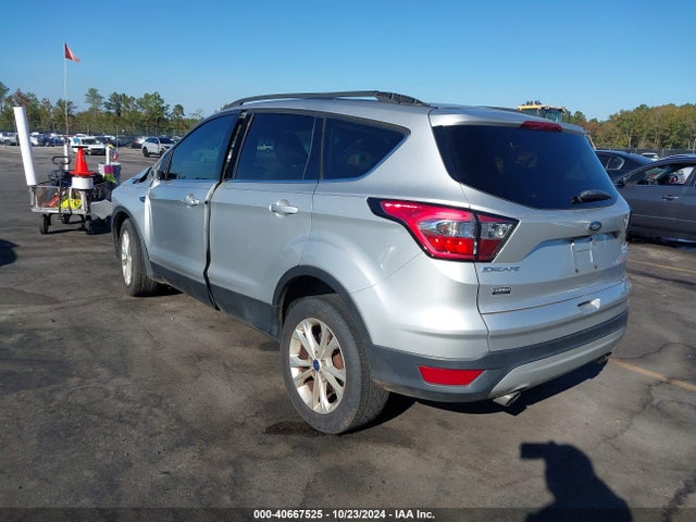 Ford ESCAPE SE 2018 1FMCU0GD5JUC40919 Image 3