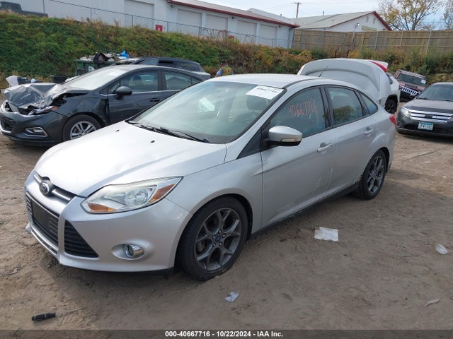 Ford FOCUS SE 2014 1FADP3F25EL143089 Image 2
