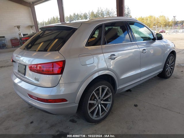 WA1JCCFS4JR005523 Audi Q3 2.0t Premium/2.0t Sport Premium