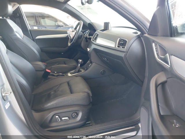 WA1JCCFS4JR005523 Audi Q3 2.0t Premium/2.0t Sport Premium