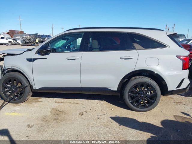 5XYRKDLF8NG153865 KIA SORENTO SX