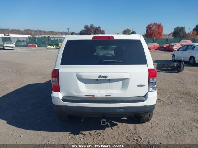 1C4NJPFAXGD640425 Jeep Patriot Latitude