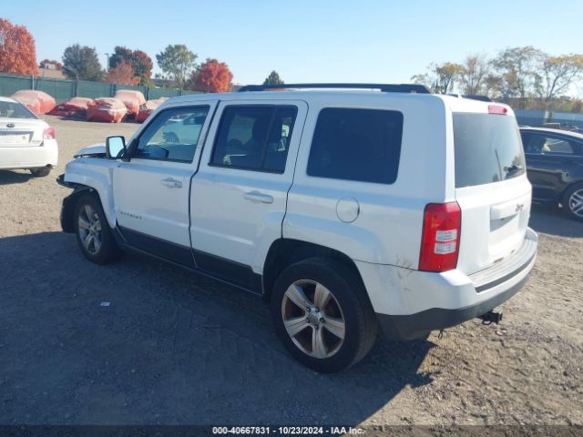 1C4NJPFAXGD640425 Jeep Patriot Latitude