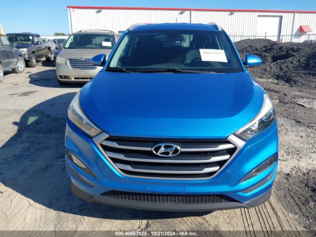 KM8J3CA43HU410175 Hyundai TUCSON SE