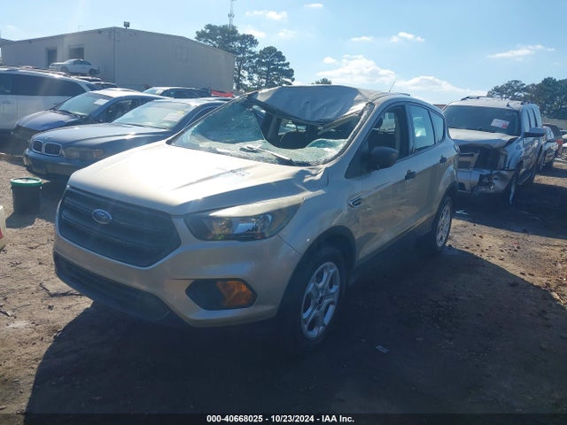 Ford ESCAPE S 2018 1FMCU0F70JUA16095 Image 2