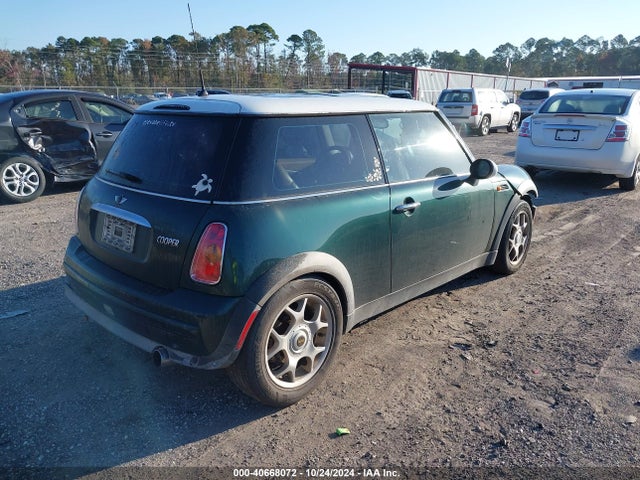 2002 MINI COOPER WMWRC33462TE13136 Photo 3