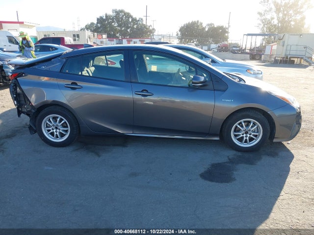 Toyota Prius Two 2017 JTDKBRFU3H3030105 Image 13