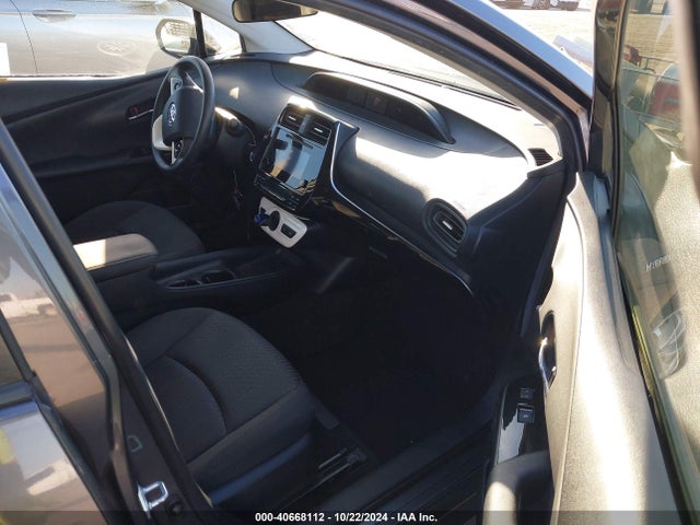 Toyota Prius Two 2017 JTDKBRFU3H3030105 Image 5