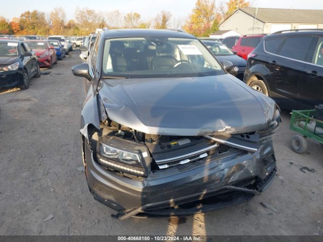 3VV4B7AXXJM001818 Volkswagen Tiguan 2.0t Sel Premium
