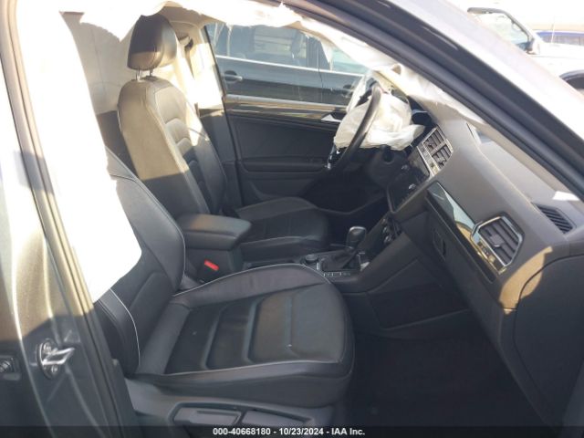 3VV4B7AXXJM001818 Volkswagen Tiguan 2.0t Sel Premium