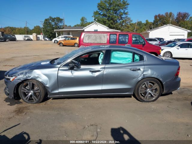 7JRA22TL2KG001758 Volvo S60 T6 Inscription