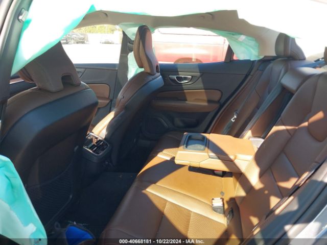 7JRA22TL2KG001758 Volvo S60 T6 Inscription
