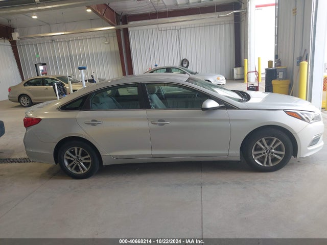 Продажа на аукционе авто 2015 Hyundai Sonata Se, vin: 5NPE24AF0FH003986, номер лота: 40668214