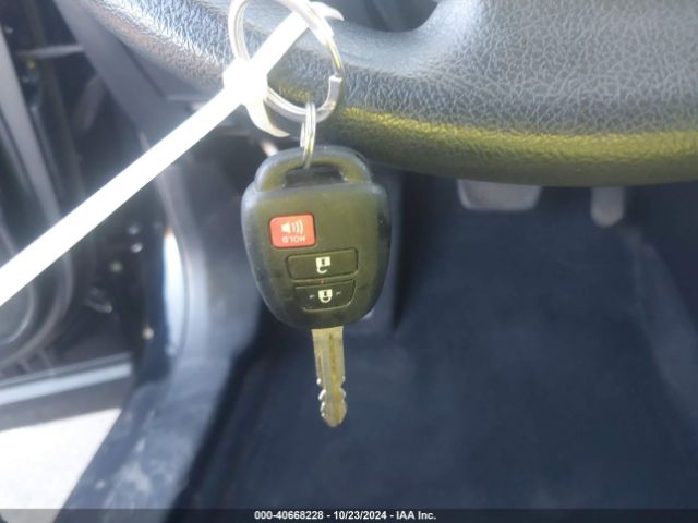 5TDZARFH9JS038525 Toyota Highlander Le