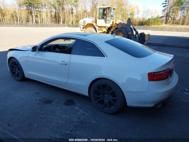 2010 AUDI A5 WAUGFAFR2AA000681 Photo 2