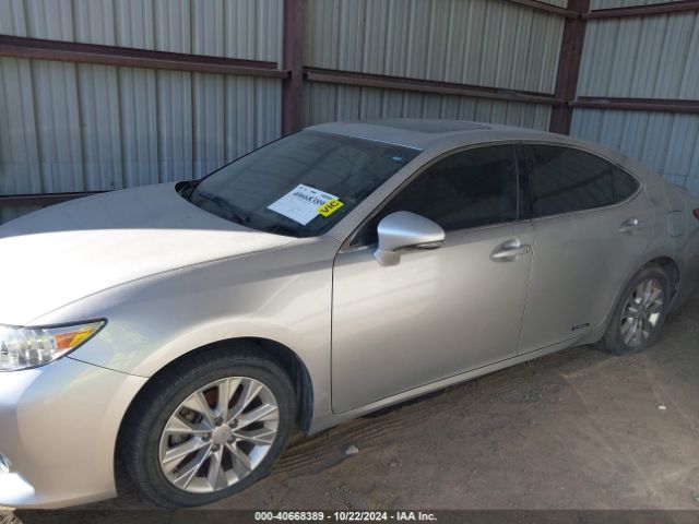 JTHBW1GG5E2046157 Lexus ES 300H