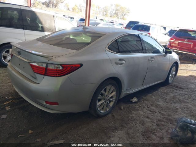 JTHBW1GG5E2046157 Lexus ES 300H