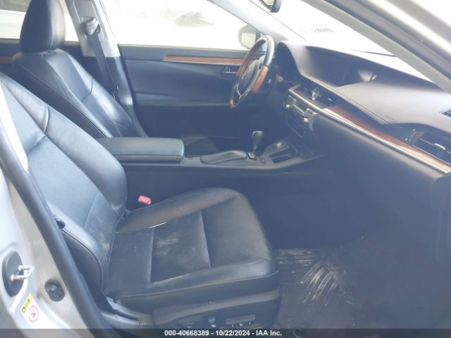 JTHBW1GG5E2046157 Lexus ES 300H