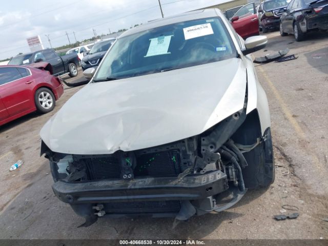 3VWD17AJ2EM257032 Volkswagen Jetta 1.8t Se