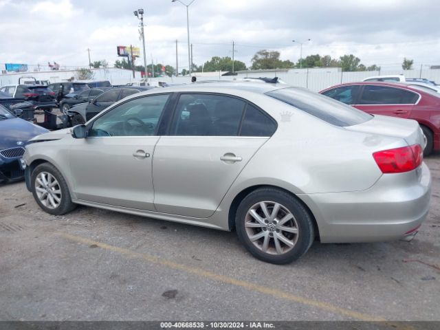 3VWD17AJ2EM257032 Volkswagen Jetta 1.8t Se